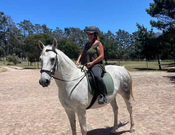 hemel-en-aarde-farm-Mox-1